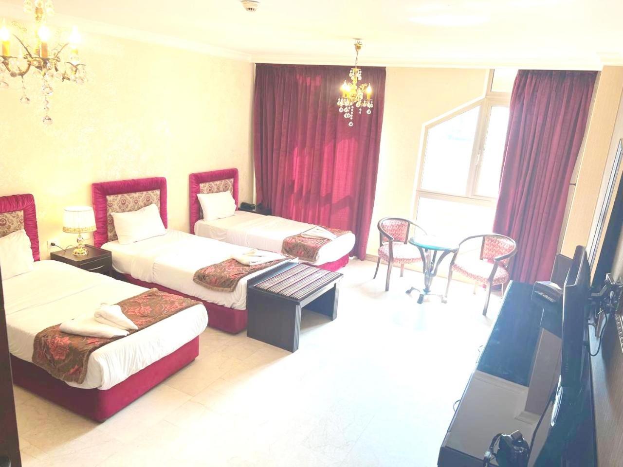 Hotel Queens 4*