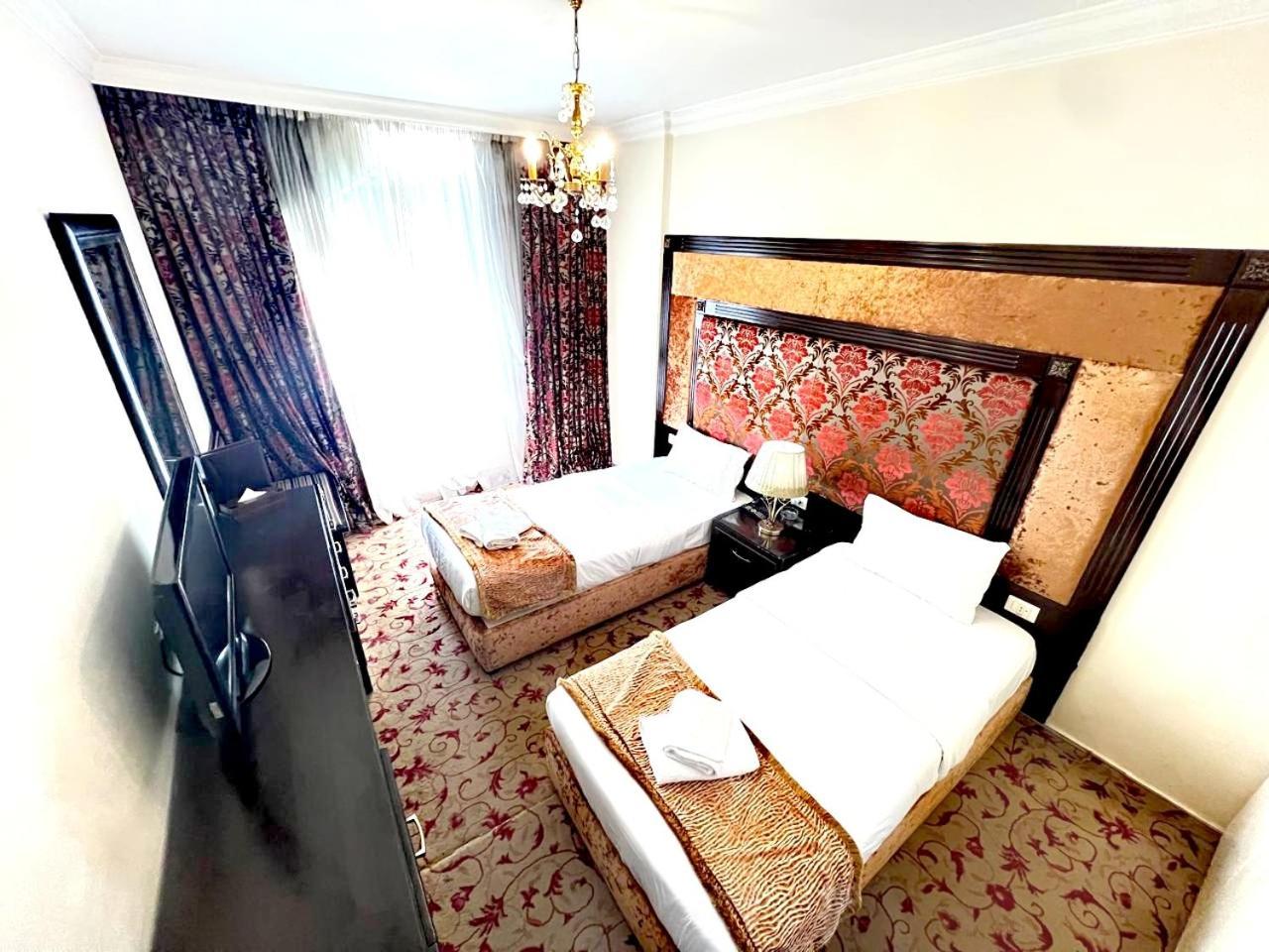 Queens Hotel
