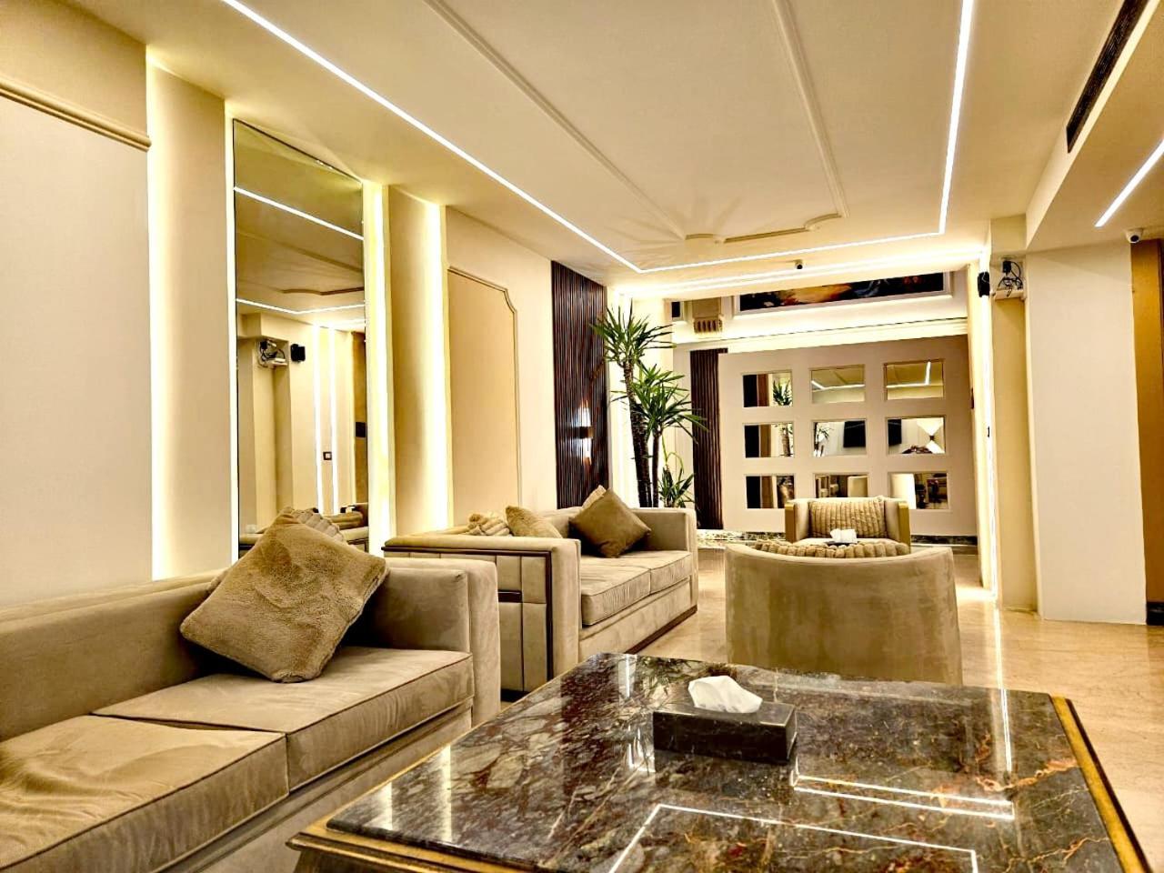 Queens Hotel